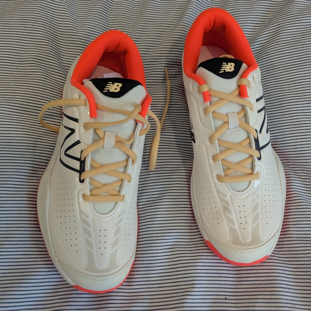 New balance 696v5 tennis shoes